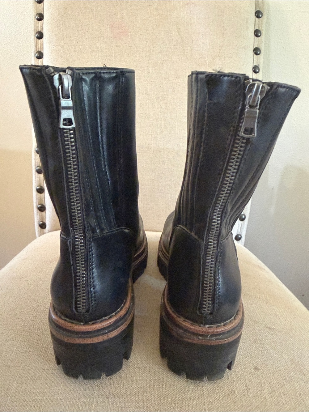 Korks Women’s Platform Lug-Soled Back Zip Faux Leather Boots Black Size 9 - Picture 11 of 12